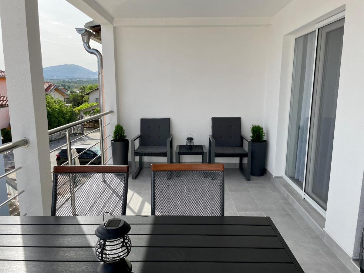Seascape - Relaxing Beach Home, Steps From The Water! Bilice Exterior foto