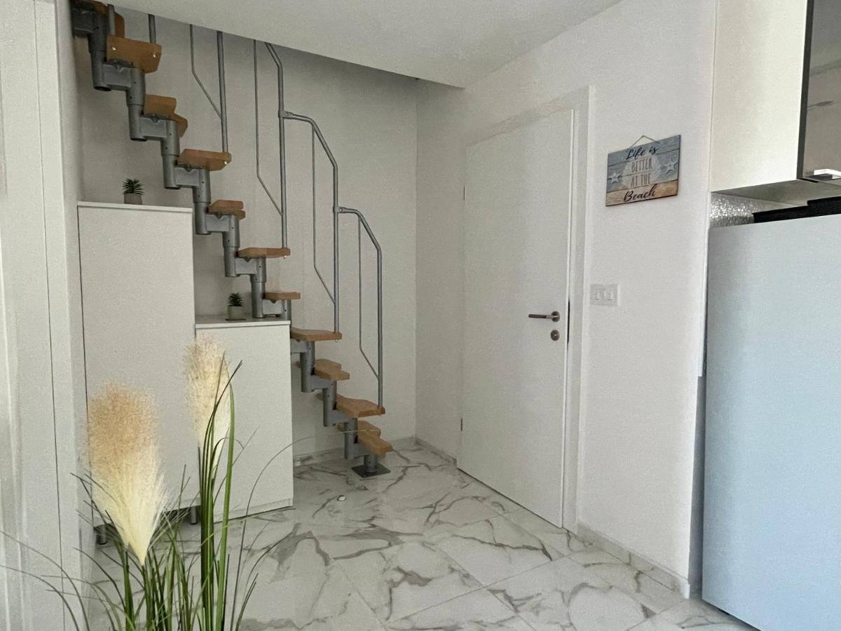 Seascape - Relaxing Beach Home, Steps From The Water! Bilice Exterior foto